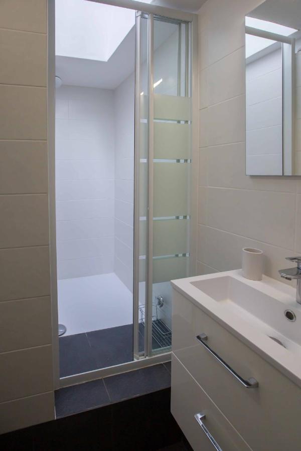 Modern Apartement In The City Center. Poissy Exteriör bild