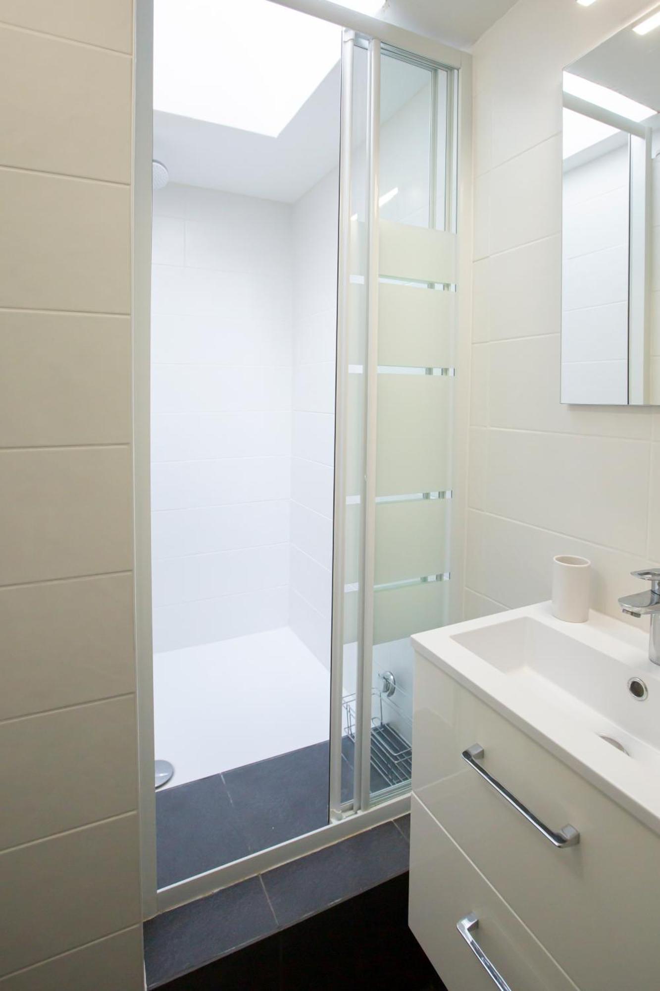 Modern Apartement In The City Center. Poissy Exteriör bild